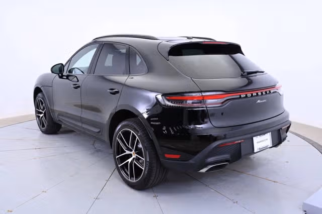2025 Porsche Macan Base - Photo 18
