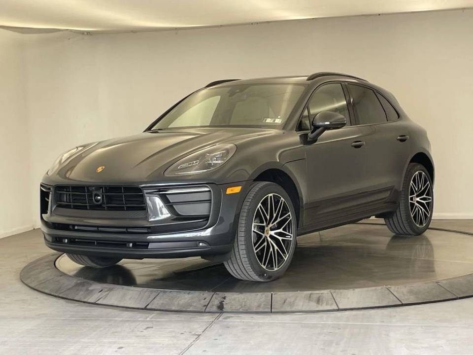 2026 Porsche Macan Base