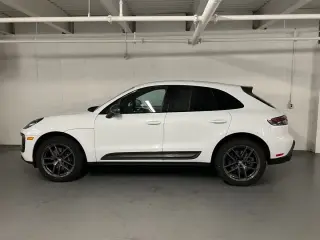 2026 Porsche Macan T - Photo 13