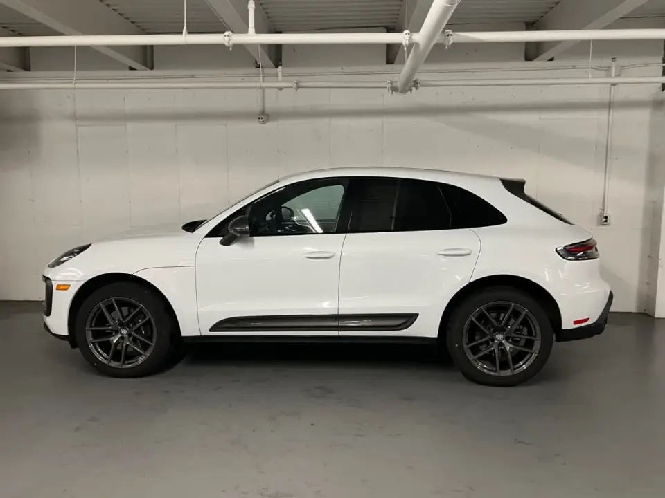 2026 Porsche Macan T - Photo 15