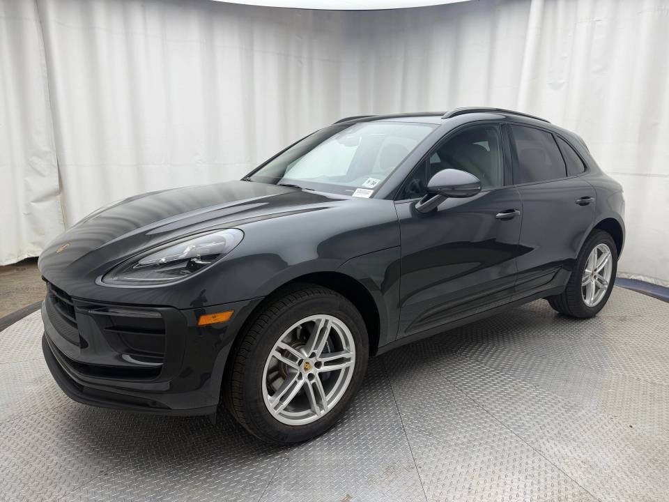 2026 Porsche Macan Base