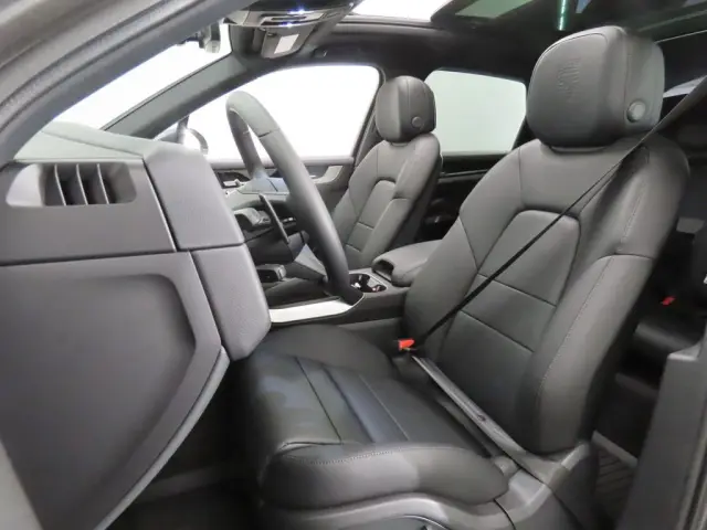 2026 Porsche Cayenne E-Hybrid - Photo 38
