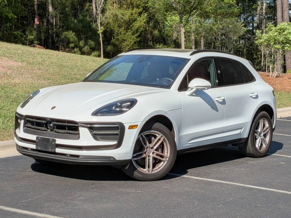 2023 Porsche Macan Base