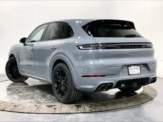 2026 Porsche Cayenne S - Photo 21
