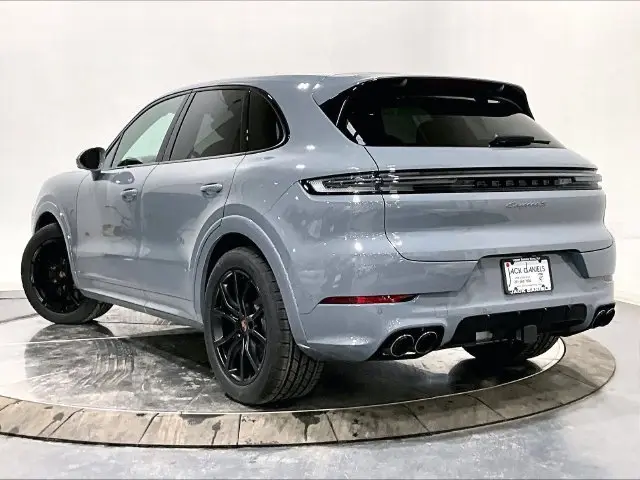 2026 Porsche Cayenne S - Photo 23