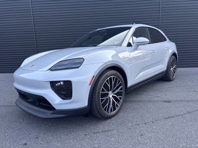 Used 2025 Porsche Macan S with VIN WP1AB2XA4SL153986 for sale in Mechanicsburg, PA