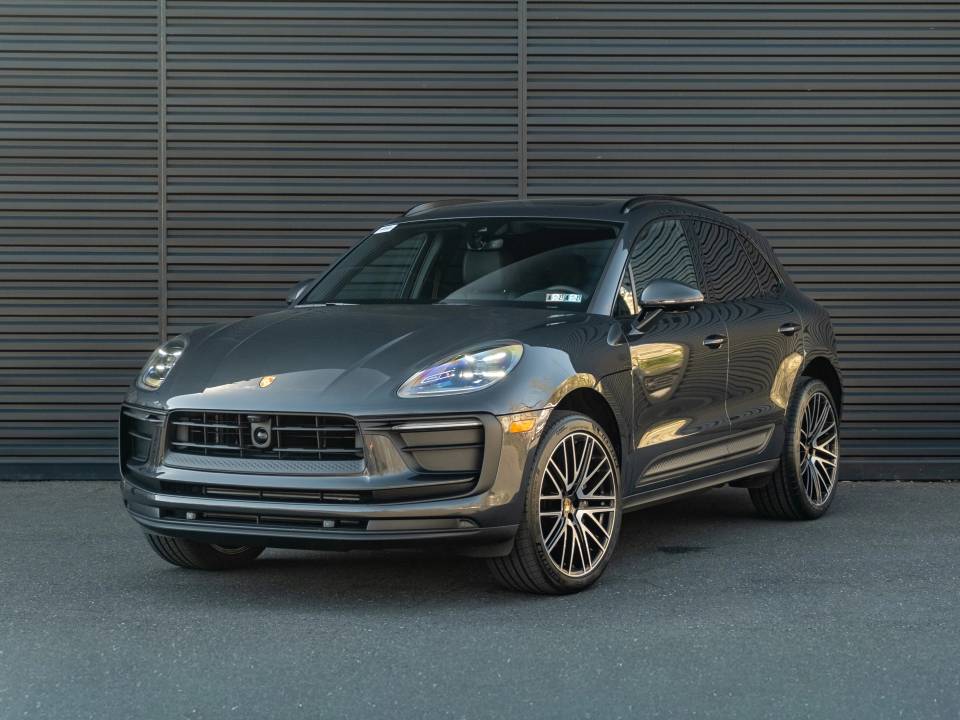 2026 Porsche Macan Base