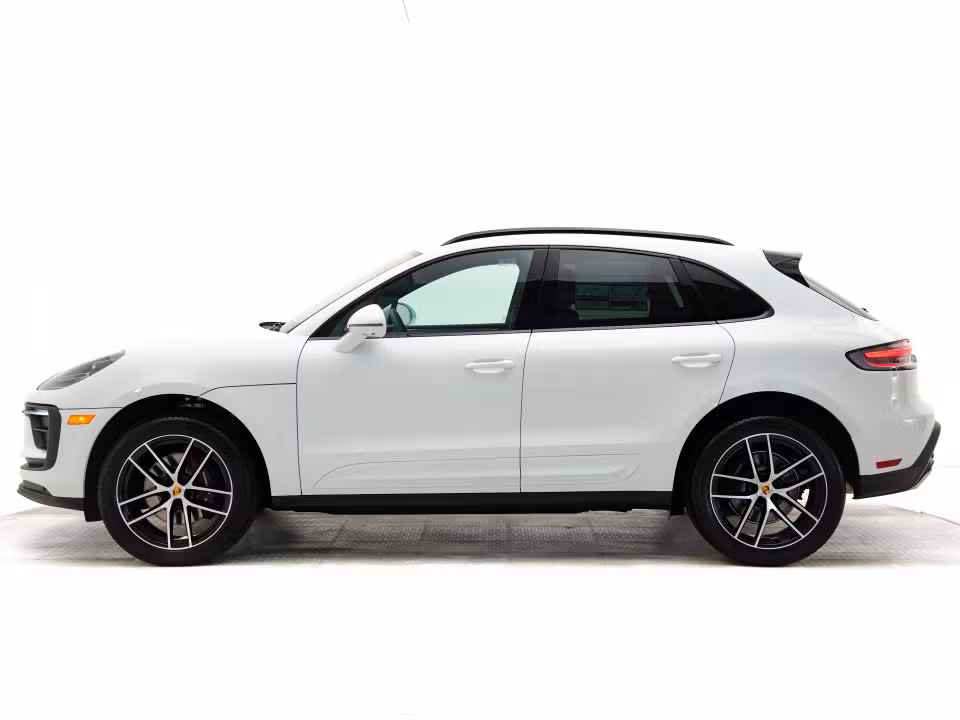 2025 Porsche Macan Base - Photo 11