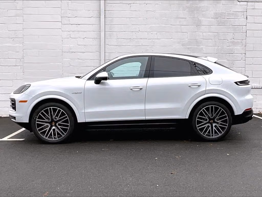 2026 Porsche Cayenne Coup E-Hybrid - Photo 12