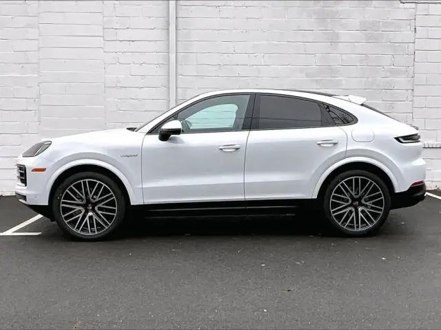 2026 Porsche Cayenne Coup E-Hybrid - Photo 14