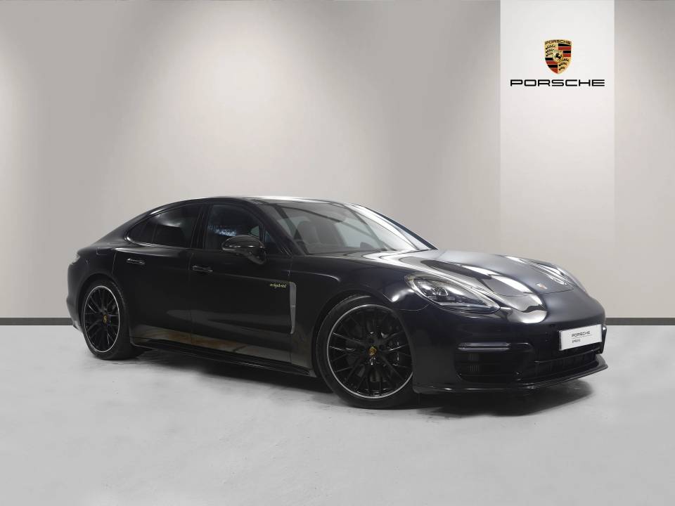 Buy PreOwned Porsche Panamera 4 EHybrid Platinum Edition at Porsche