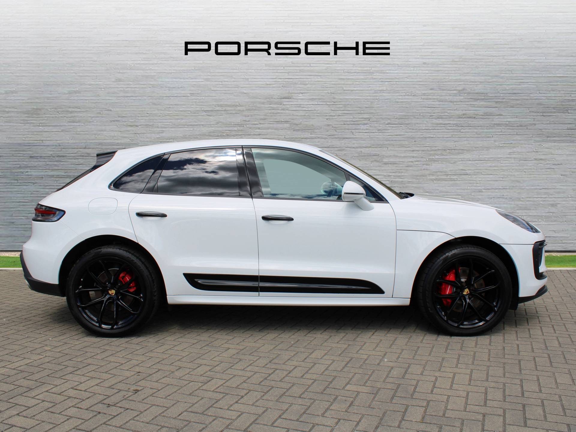 Macan S, photo 2 of 25