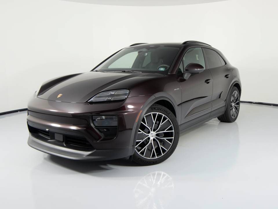 2025 Porsche Macan Base