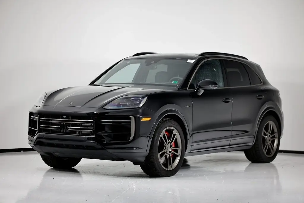 2026 Porsche Cayenne Turbo E-Hybrid - Photo 8