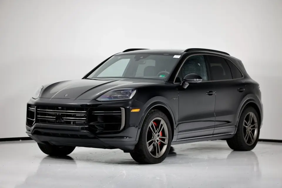2026 Porsche Cayenne Turbo E-Hybrid - Photo 7