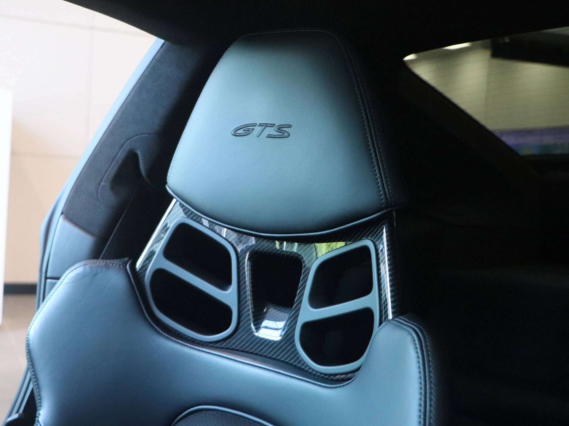 911 Carrera 4 GTS, photo 40 of 40