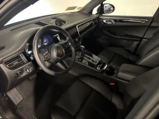 2026 Porsche Macan T - Photo 29
