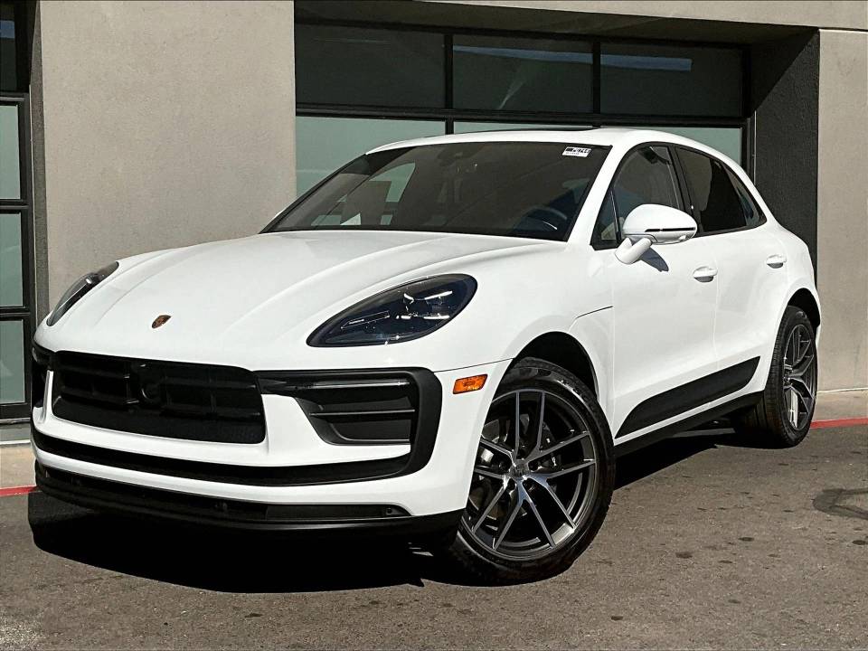 2025 Porsche Macan Base