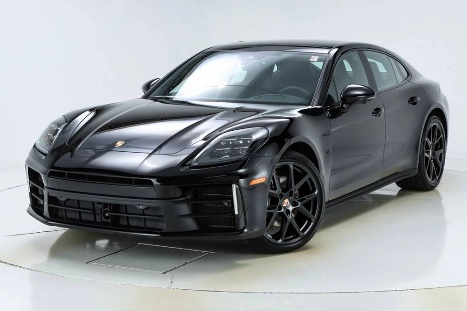 2026 Porsche Panamera Base