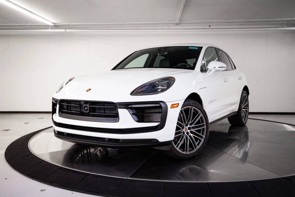 2026 Porsche Macan