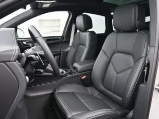 2026 Porsche Macan Base - Photo 37