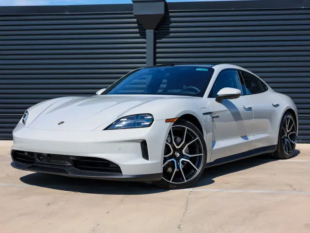 2026 Porsche Taycan Base - Photo 6