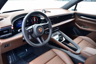 2025 Porsche Macan Base - Photo 25