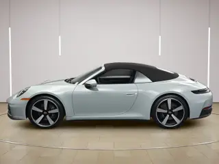 2025 Porsche 911 - Photo 13