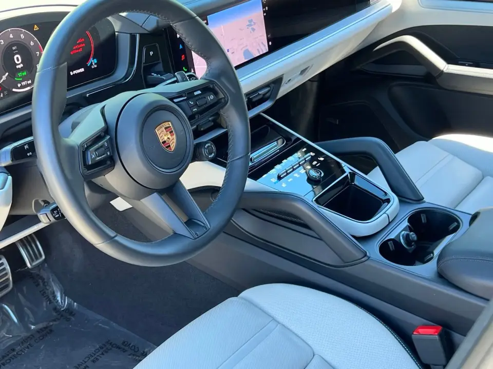 2025 Porsche Cayenne S E-Hybrid - Photo 31