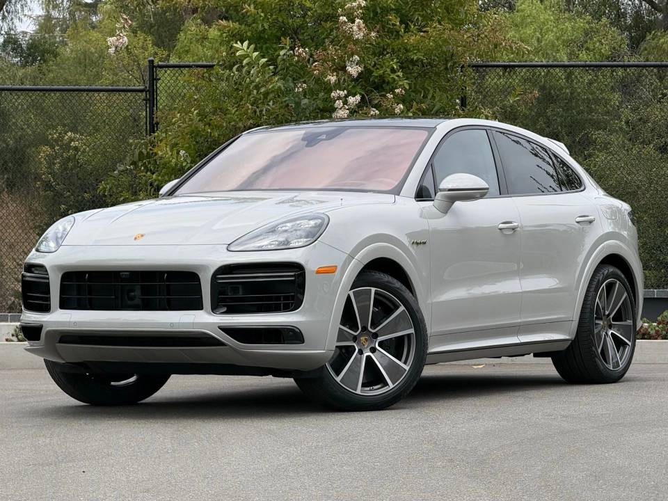 2022 Porsche Cayenne Coup Turbo S E-Hybrid