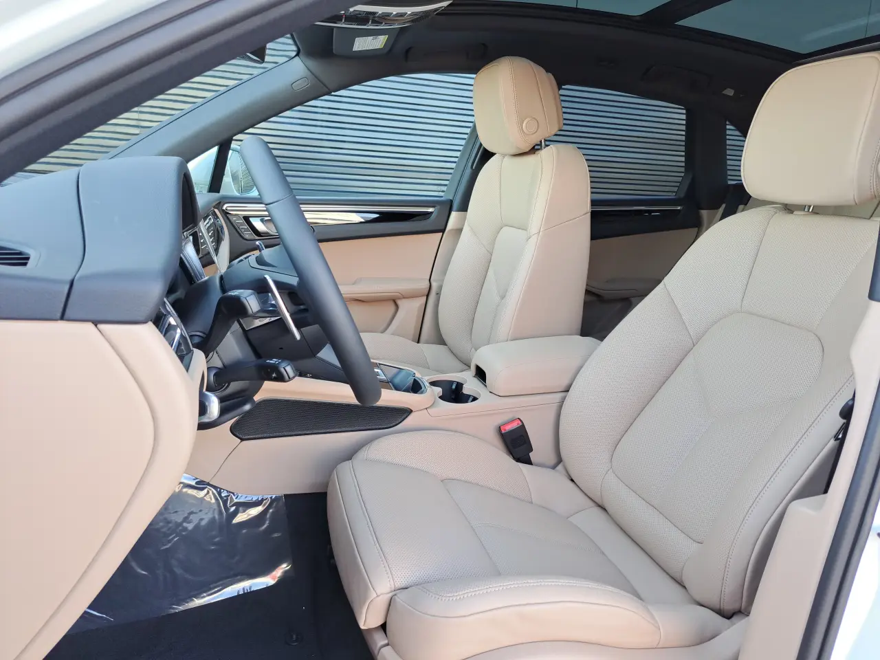 2026 Porsche Macan Base - Photo 40