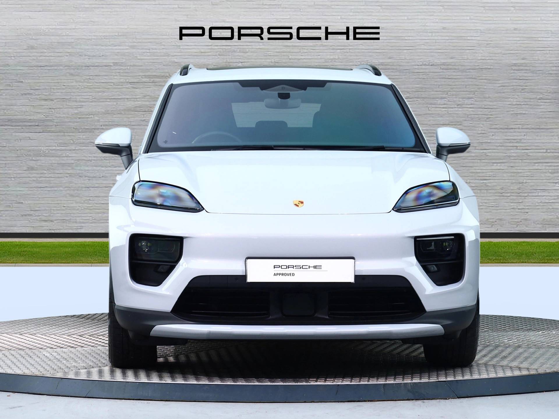 Macan, photo 2 of 38