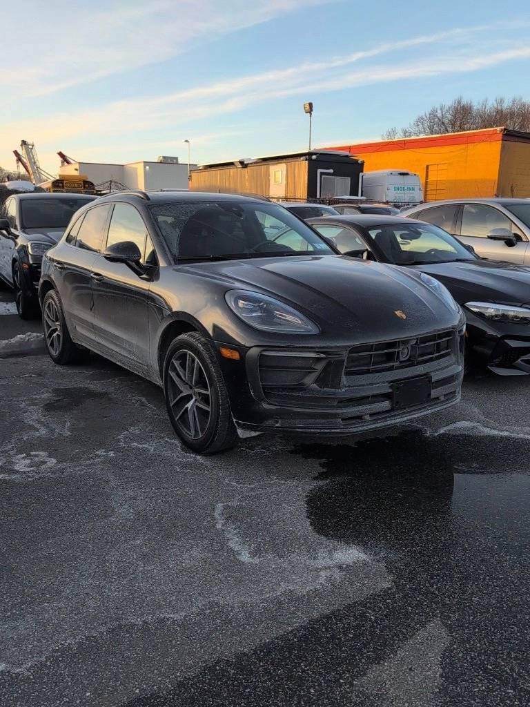 2023 Porsche Macan Base