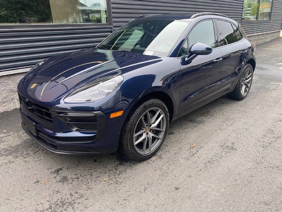 2023 Porsche Macan Base