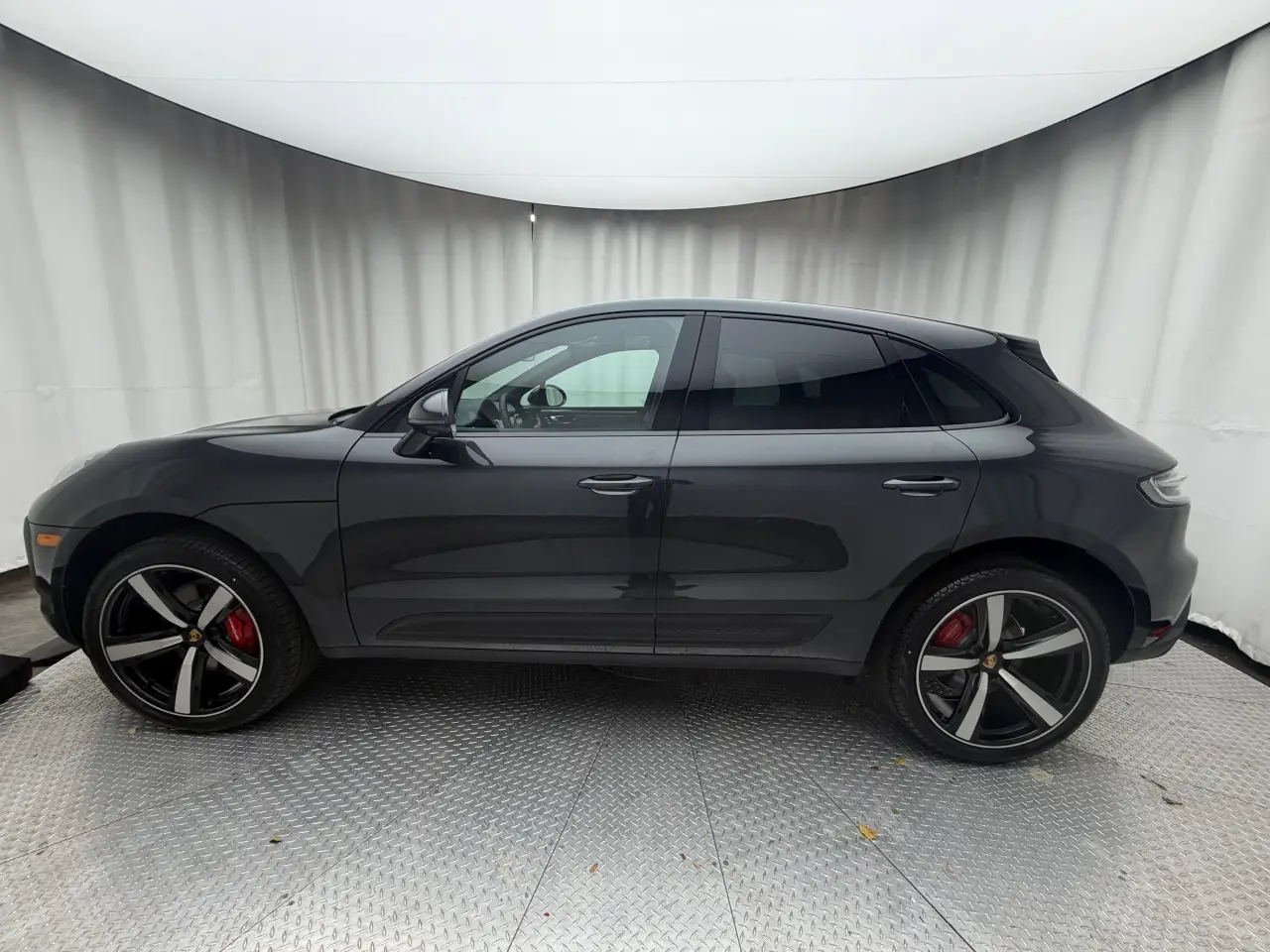 2026 Porsche Macan S - Photo 16