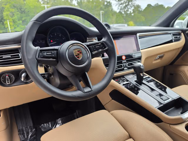2026 Porsche Macan Base - Photo 26