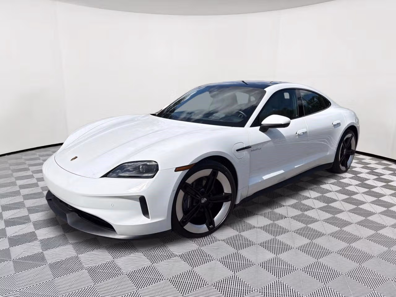2025 Porsche Taycan 4