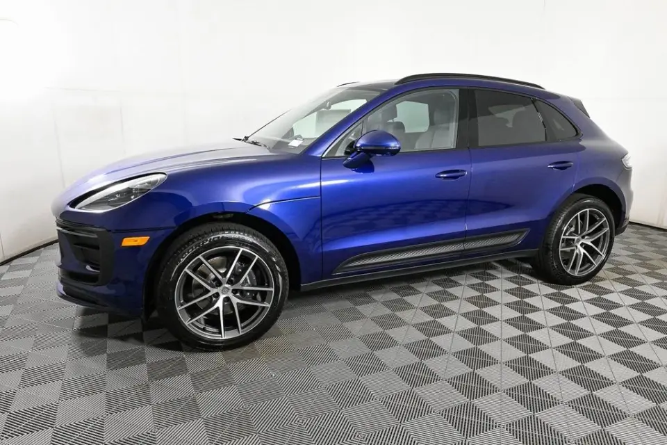 2025 Porsche Macan - Photo 15