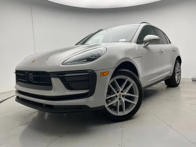 2026 Porsche Macan T - Photo 6