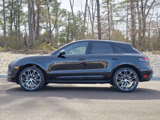 2026 Porsche Macan T - Photo 9