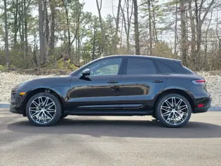 2026 Porsche Macan T - Photo 13