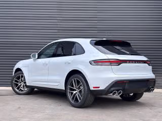 2026 Porsche Macan Base - Photo 17