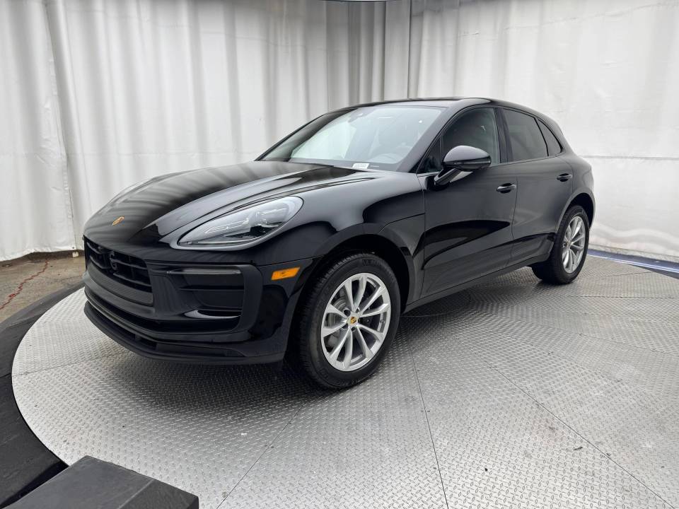 2026 Porsche Macan Base