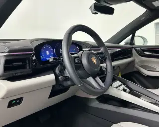 2026 Porsche Macan Base - Photo 29