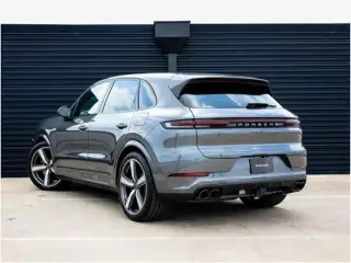 2025 Porsche Cayenne Turbo E-Hybrid - Photo 21