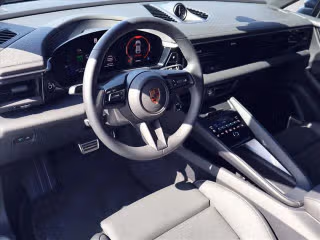 2025 Porsche Macan S - Photo 25