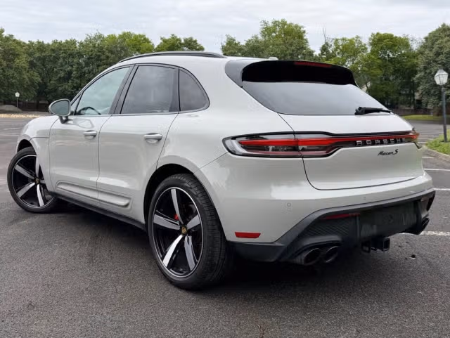 2025 Porsche Macan S - Photo 18