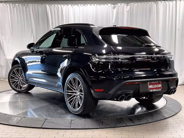 2026 Porsche Macan T - Photo 18