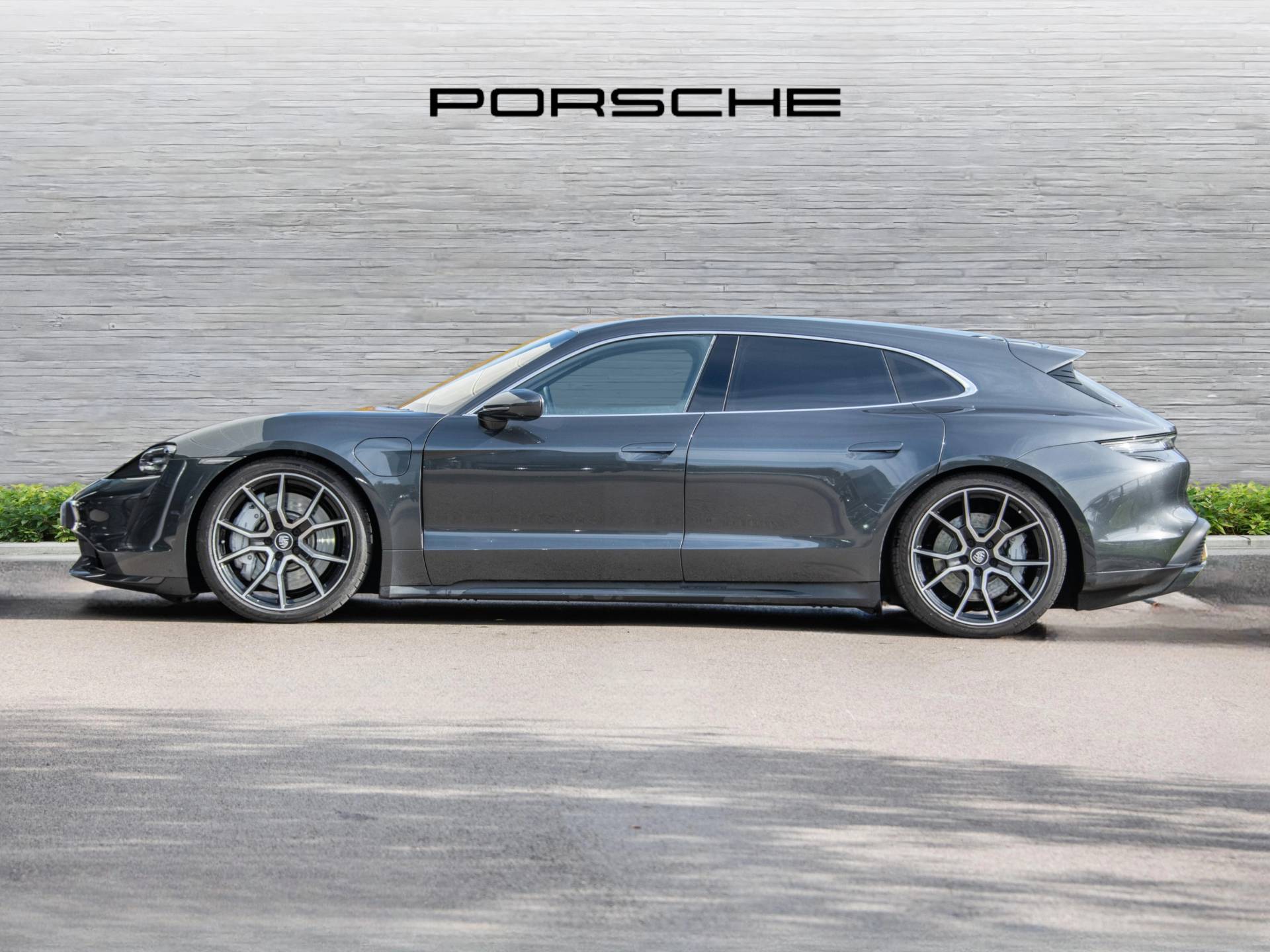 Taycan Turbo Sport Turismo, photo 2 of 63
