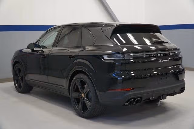 2026 Porsche Cayenne S - Photo 20